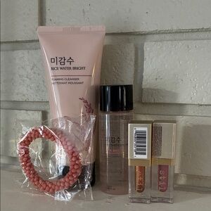 Rice Water Bright Foaming Cleanser Set with Pink Accessories